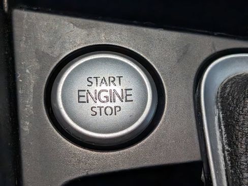 Used 2024 Volkswagen Jetta SE FWD image 24
