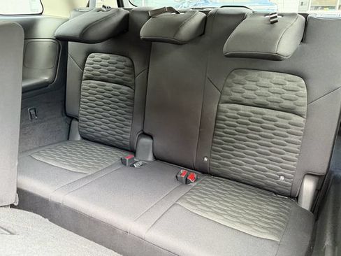 Used 2022 Nissan Pathfinder SV AWD/4WD image 29
