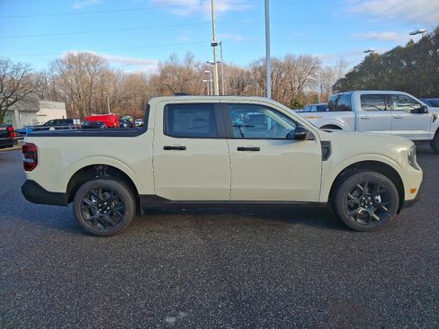New 2025 Ford Maverick XLT w/ XLT Luxury Package image 32