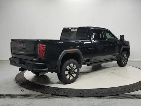 Used 2024 GMC Sierra 2500 AT4 w/ Technology Package AWD/4WD image 7