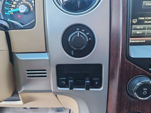 Used 2014 Ford F150 King Ranch w/ King Ranch Luxury Package image 17