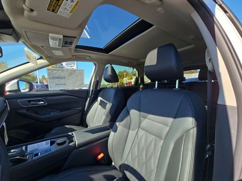 New 2026 Nissan Rogue Platinum w/ Tech Package image 13