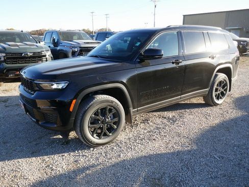 New 2025 Jeep Grand Cherokee L Altitude image 6