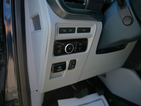 Used 2023 Ford F150 Limited image 22