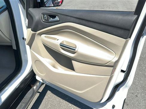 Used 2015 Ford Escape SE w/ Equipment Group 201A FWD image 29