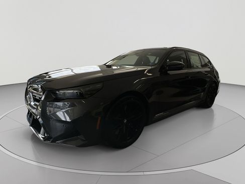 New 2027 BMW M5 Touring AWD/4WD image 1