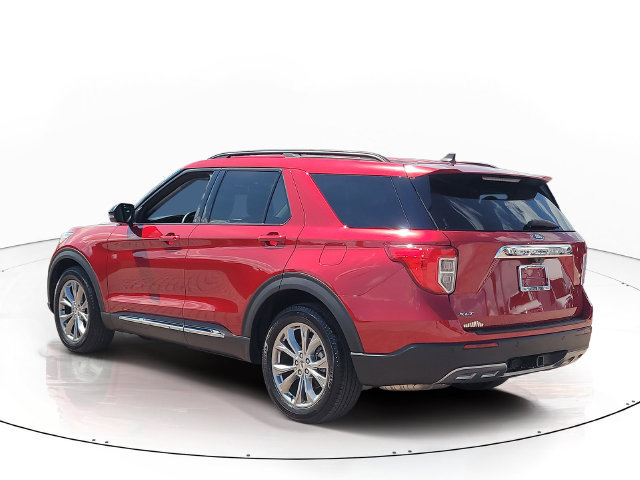 Used 2024 Ford Explorer XLT w/ Equipment Group 202A RWD image 7