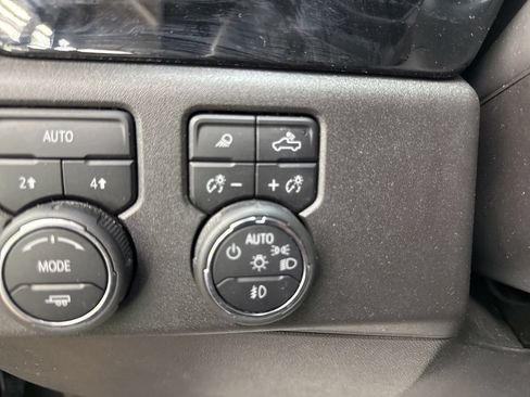 Used 2024 Chevrolet Silverado 1500 LTZ w/ LTZ Convenience Package II AWD/4WD image 27
