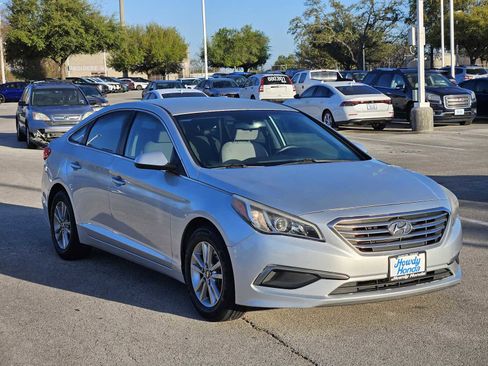 Used 2016 Hyundai Sonata SE image 3