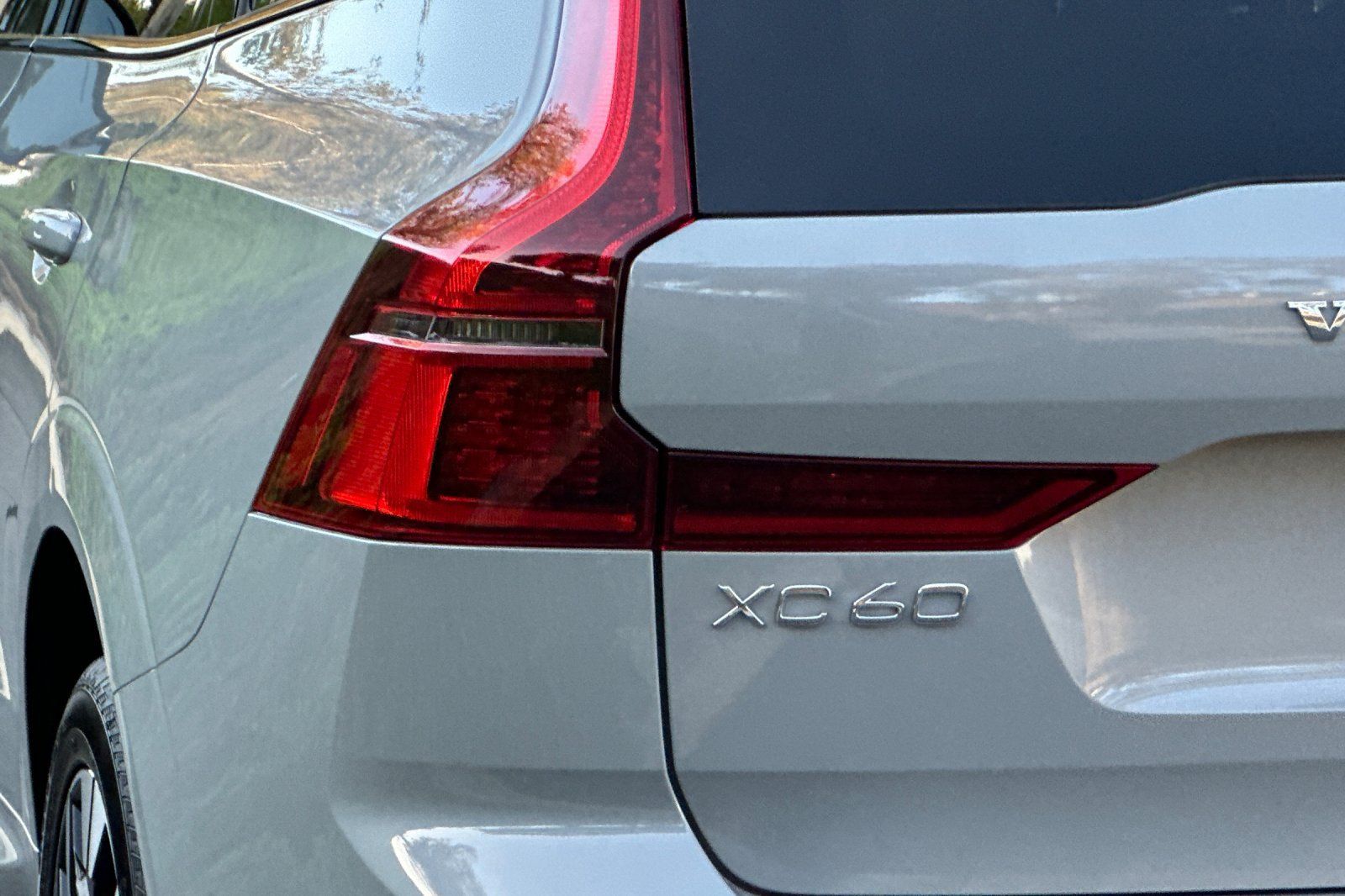 Certified 2026 Volvo XC60 B5 Plus AWD/4WD image 34