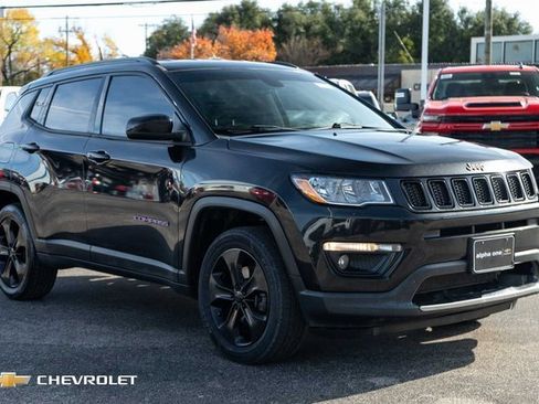 Used 2018 Jeep Compass Latitude w/ Popular Equipment Group image 3