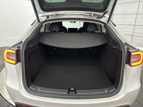 Used 2023 Tesla Model Y Long Range image 22
