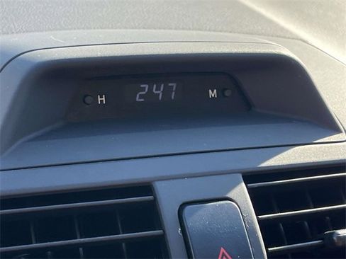 Used 2013 Toyota Corolla LE image 23