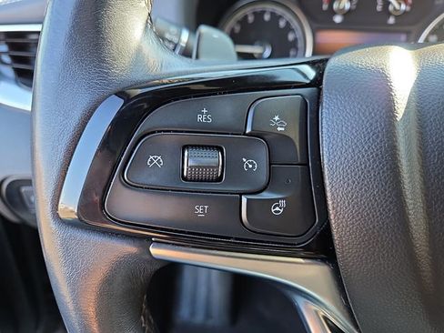 Used 2022 Buick Enclave Essence image 24