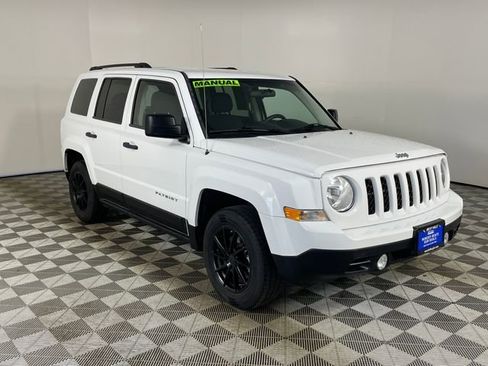 Used 2014 Jeep Patriot Sport FWD image 23