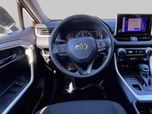 Used 2023 Toyota RAV4 LE AWD/4WD image 6