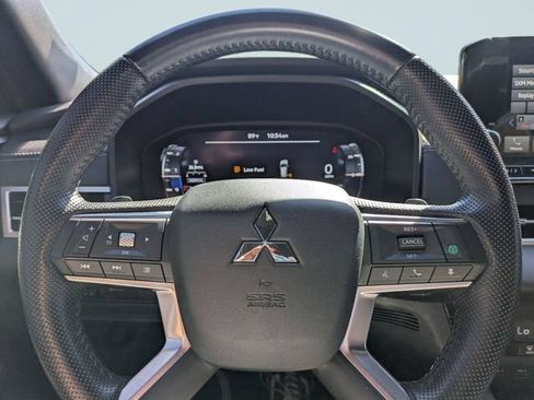Used 2024 Mitsubishi Outlander SE FWD image 29