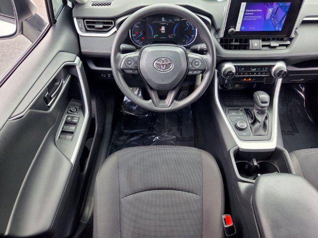 Used 2024 Toyota RAV4 LE AWD/4WD image 12