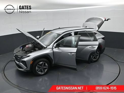 Used 2025 Hyundai Tucson SEL AWD/4WD image 56