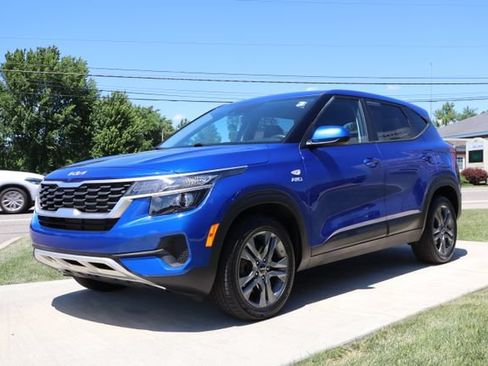 Used 2023 Kia Seltos LX AWD/4WD image 6