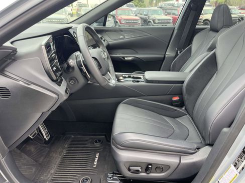 Used 2025 Lexus RX 500h F Sport w/ Convenience Package AWD/4WD image 15