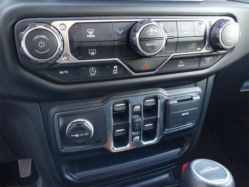 Used 2023 Jeep Gladiator Sport image 17