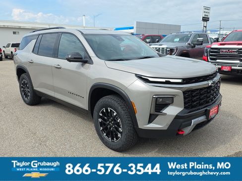 New 2026 Chevrolet Traverse Z71 w/ Enhanced Driving Package AWD/4WD image 2