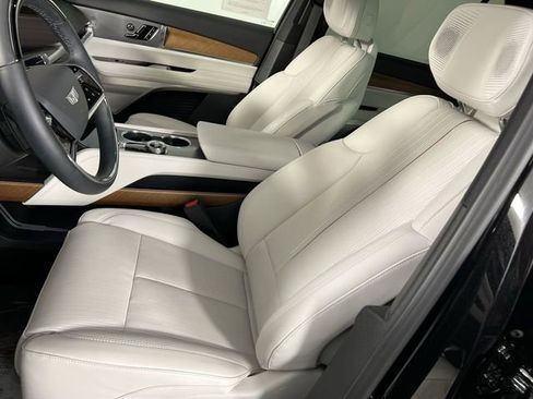 Used 2026 Cadillac Vistiq Sport image 20