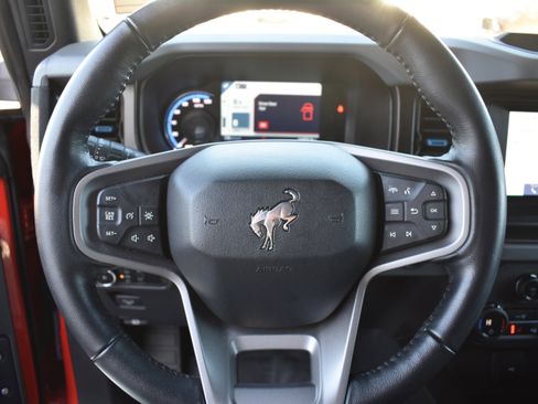 Used 2023 Ford Bronco Black Diamond image 16