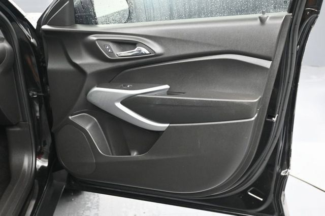 Used 2024 Chevrolet Trax RS w/ Driver Confidence Package FWD image 11
