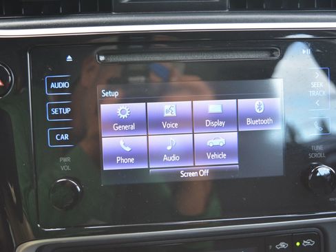 Used 2018 Toyota Corolla LE image 20