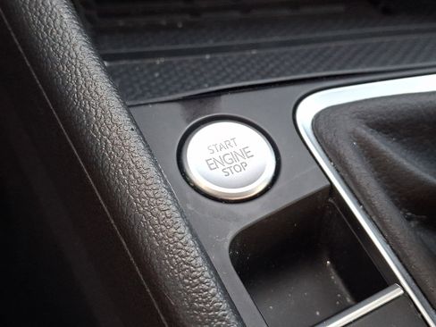Used 2025 Volkswagen Jetta SE w/ Sunroof Package FWD image 26