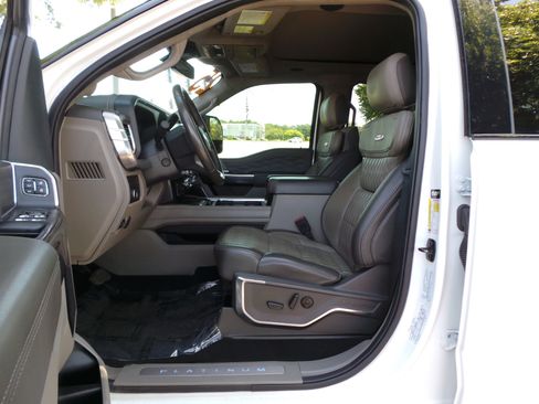 Used 2025 Ford F250 Platinum w/ Platinum Plus Package AWD/4WD image 36