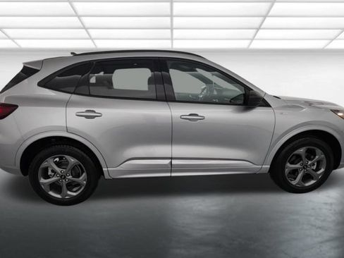 Used 2024 Ford Escape ST-Line w/ Tech Pack #1 AWD/4WD image 9