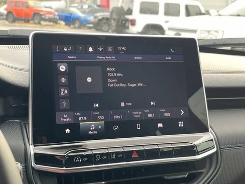 New 2026 Jeep Compass Latitude image 25