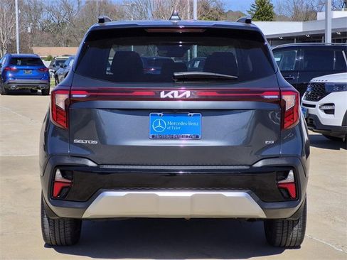 Used 2024 Kia Seltos SX w/ SX Sunroof Package image 5