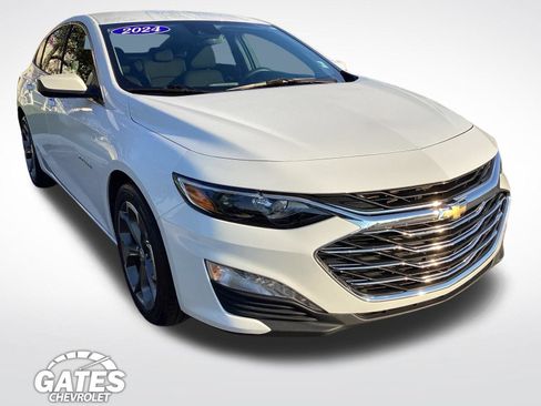 Used 2024 Chevrolet Malibu LT FWD image 1
