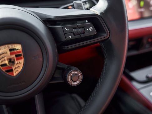 Used 2024 Porsche Cayenne Coupe image 56