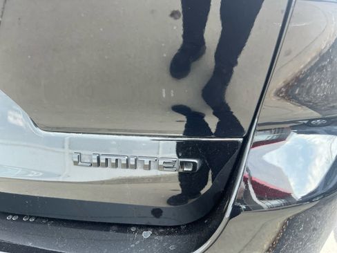 Used 2025 Jeep Grand Cherokee L Limited w/ Black Appearance Package image 21