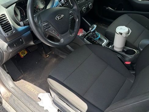 Used 2018 Kia Forte LX FWD image 4
