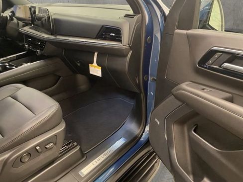 New 2026 Chevrolet Suburban LT w/ Comfort Package AWD/4WD image 20