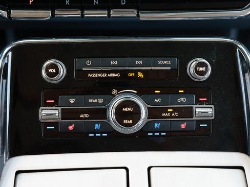 Used 2020 Lincoln Navigator L Black Label w/ Cargo Convenience Package AWD/4WD image 50