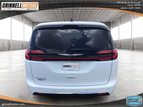 Used 2025 Chrysler Pacifica Select FWD image 6