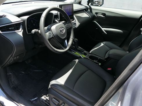 Used 2023 Toyota Corolla Cross XLE w/ Convenience Package AWD/4WD image 13
