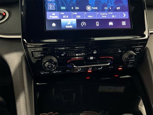 New 2025 Jeep Grand Cherokee L Altitude image 24