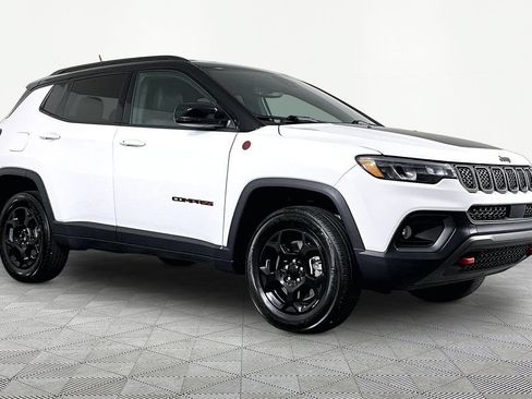 Used 2024 Jeep Compass Trailhawk AWD/4WD image 3