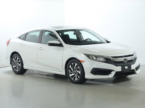 Used 2017 Honda Civic EX image 4