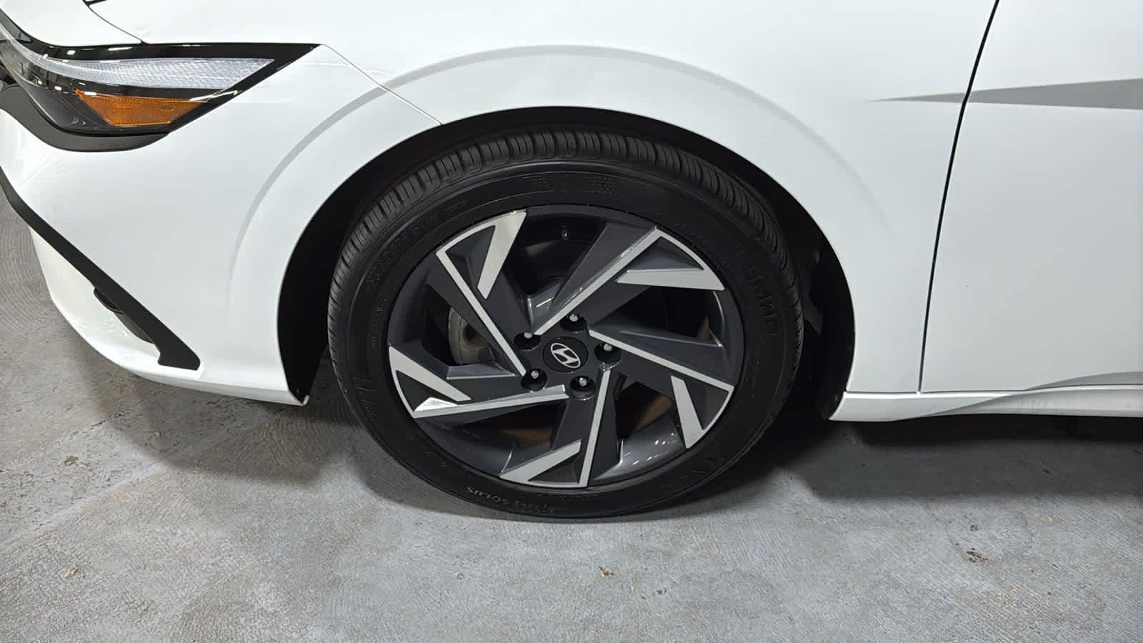 Used 2025 Hyundai Elantra Sport FWD image 8