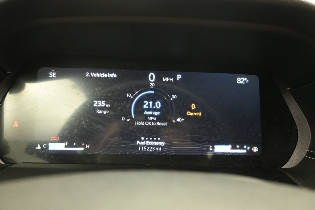 Used 2023 Jeep Grand Cherokee Laredo w/ Luxury Tech Group I AWD/4WD image 14