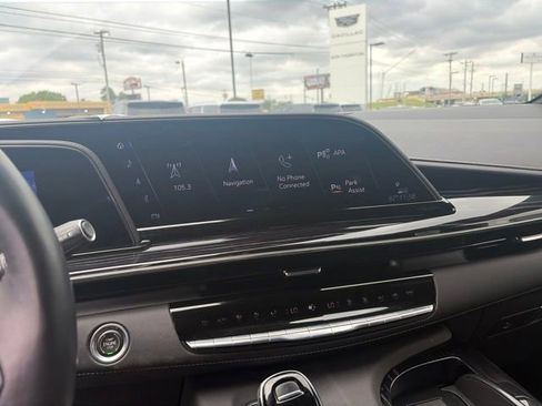 Used 2023 Cadillac Escalade Sport w/ LPO, ONYX Package AWD/4WD image 11